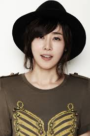بیوگرافی مان وا بازیگر سریال سرزمین کهن,ماه جونگ هی به عنوان ملکه Munhwa / خانم کیم (همسر 2 Seongjong است)+بیوگرافی