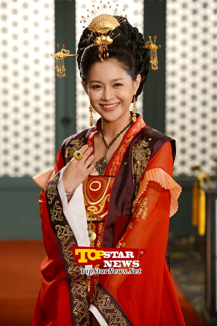 بیوگرافی دیموک بازیگر ملکه Daemok در سرزمین آهن,لی یونگ آه به عنوان ملکه Daemok در سرزمین آهن,لی یونگ آه